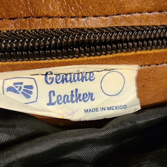 Leather Crossbody Handbag - Picture 12 of 12